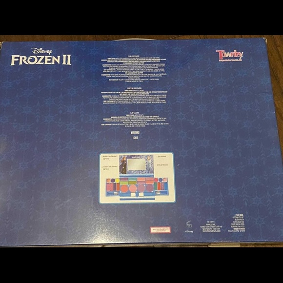 NIB Disney Frozen Girls Make-Up Kit - Picture 2 of 3